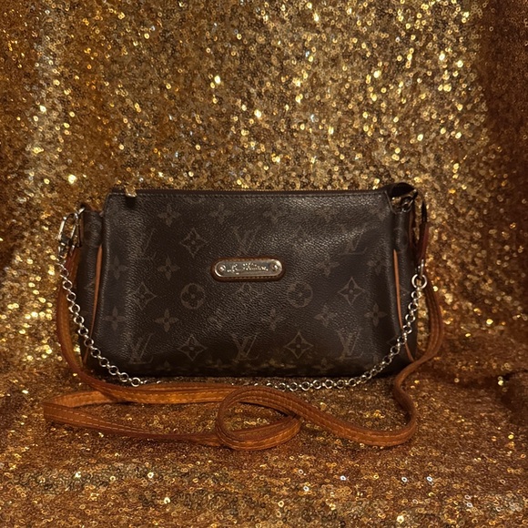 Louis Vuitton Brown Crossbody Bag - Picture 4 of 17